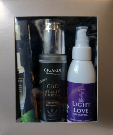 Light Love Gleitgel (100 ml) und CBD Wellness Body Oil (80 ml)
